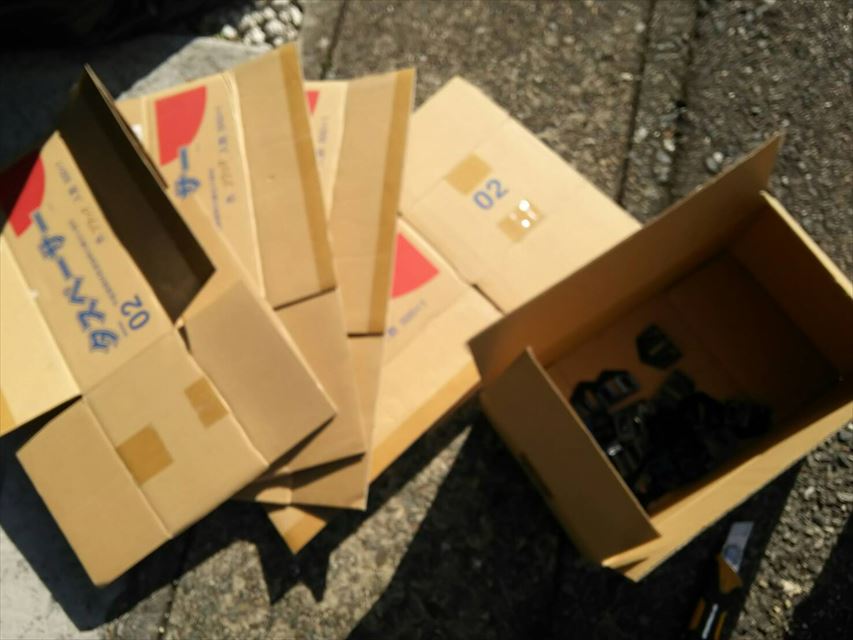 土岐市でスレート屋根にタスペーサーを入れ、縁切りしました。