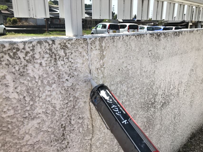可児市ブロック塀ひびコーキング