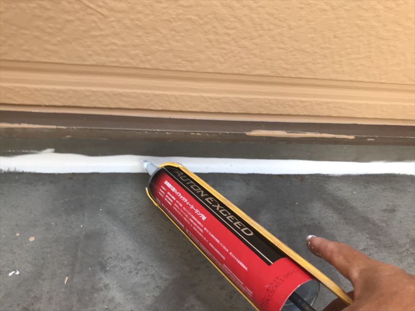 可児市でベランダのリボール式防水工事をしています。
