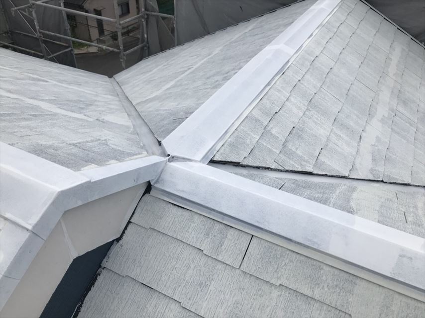 土岐市スレート屋根下塗り