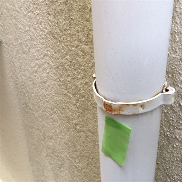 たて樋止め金具のサビ