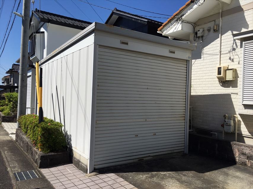 車庫のシャッターを塗装