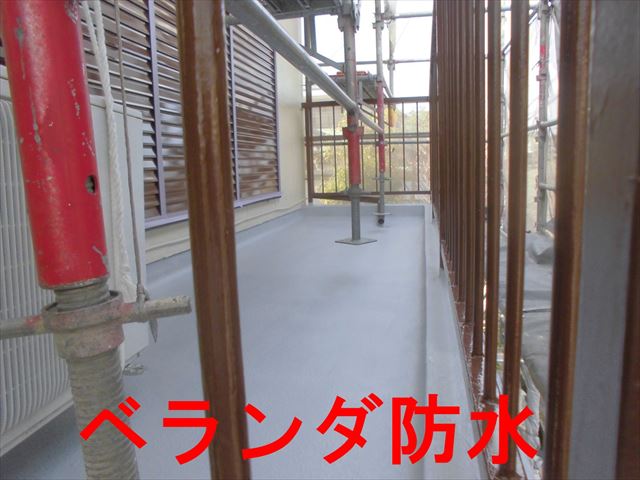 可児市桜ケ丘で素敵な２色のツートンカラーで外壁塗装を施工中です。