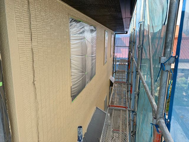 瑞浪市で屋根と外壁塗装の上塗りの完了です