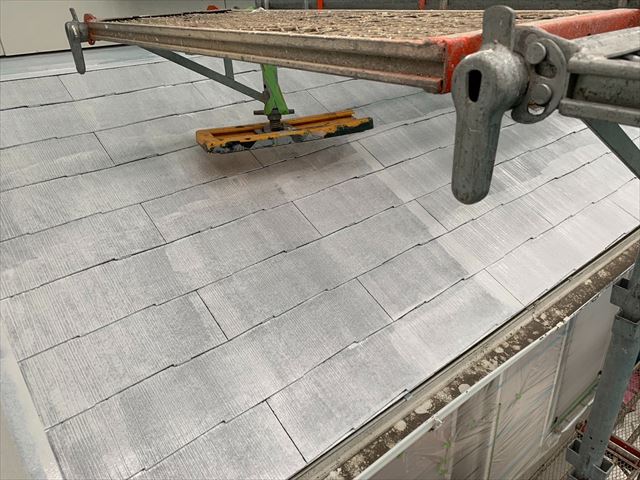 恵那市で屋根下塗り