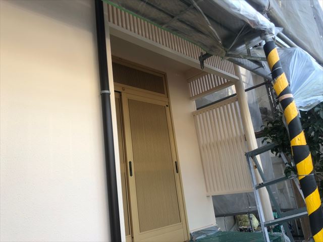 多治見市脇之島町で、外壁塗装の仕上げ塗装を行ないました。