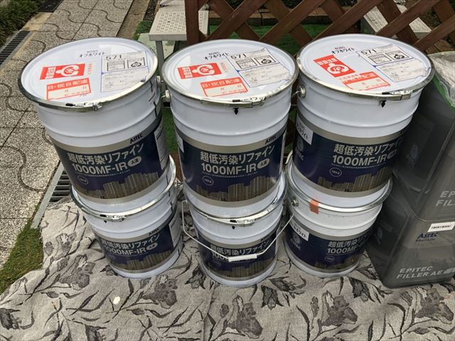 中津川市駒場にて伸びる塗料で屋根と外壁の塗装が始まりました。