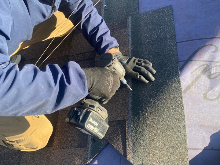 アスファルトシングルの施工も街の外壁塗装やさんにお任せください！