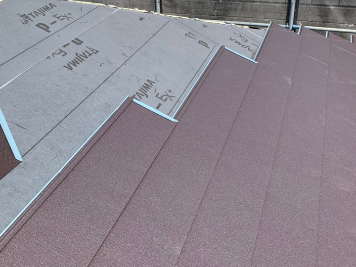 エスジーエル鋼板の施工の様子