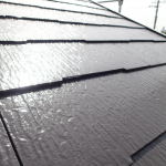 スレート屋根の補修はいつ必要？劣化サインとメンテナンスの重要ポイント