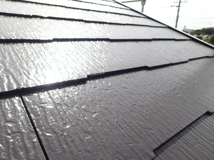 スレート屋根の補修はいつ必要？劣化サインとメンテナンスの重要ポイント