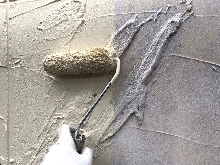 モルタル外壁の塗装の様子