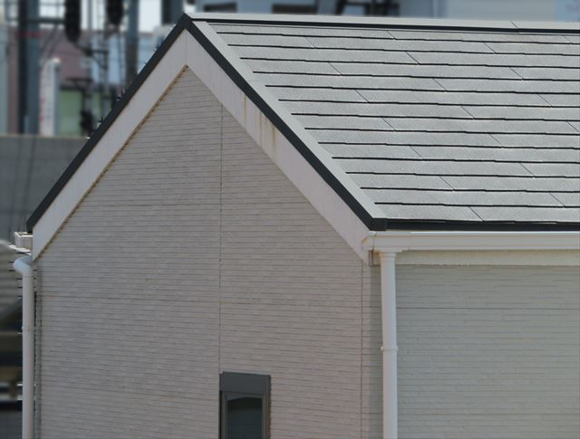 軒が短い「軒ゼロ」住宅