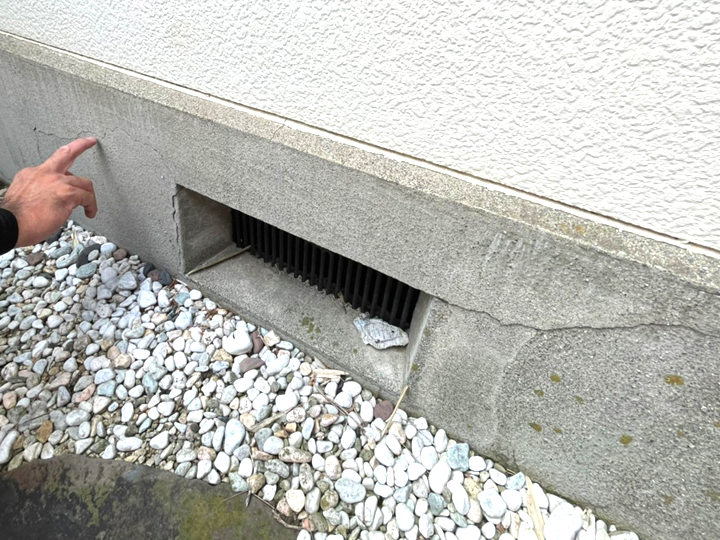 基礎のクラックは補修が必要？放置に注意したいひび割れのサイン