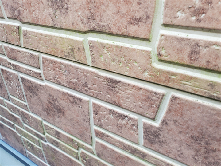 石調のデザインは存在感があるため、使い方によっては重たい印象になってしまうことも…