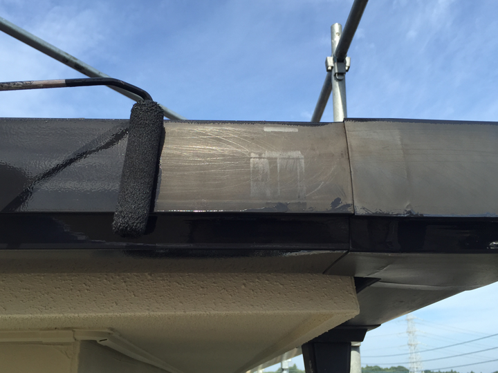 雨樋塗装の様子