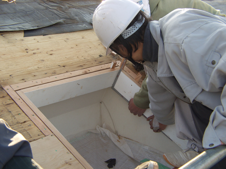 天窓工事とは？注意点と検討タイミングを分かりやすく解説