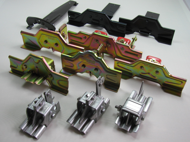 雪止めの効果とは？屋根に設置する理由と注意点を解説