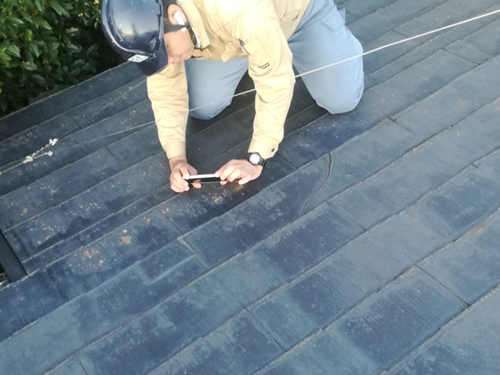 スレート屋根点検の様子