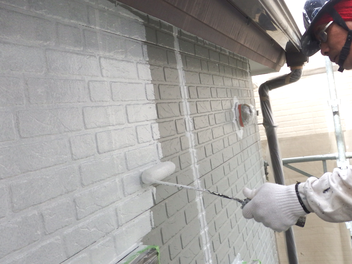 外壁塗装を行わず放置し続けるとどうなる？劣化症状と影響を解説