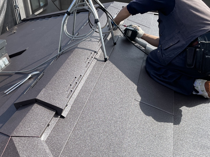 換気棟取り付けの様子