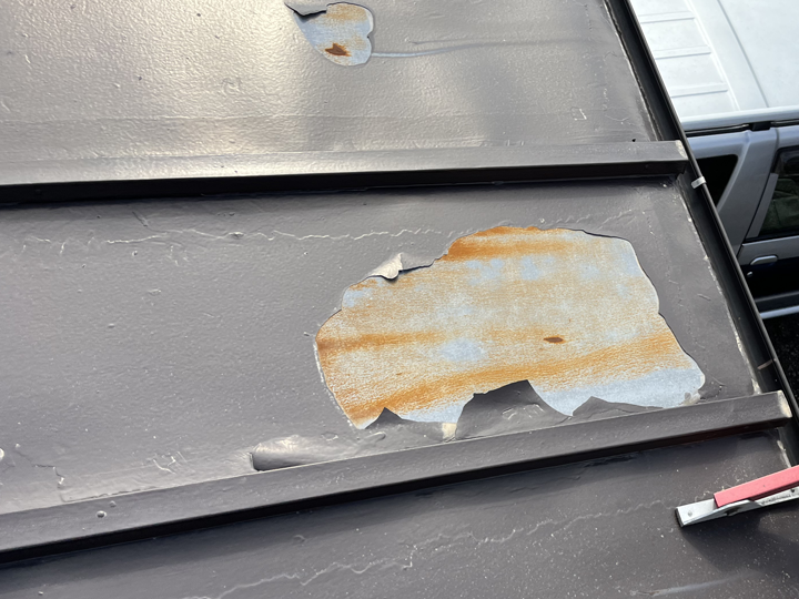 金属屋根でこのような症状が見られたらメンテナンスが必要なサインです!