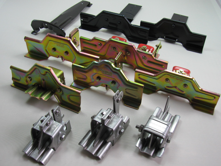 様々なタイプの雪止め