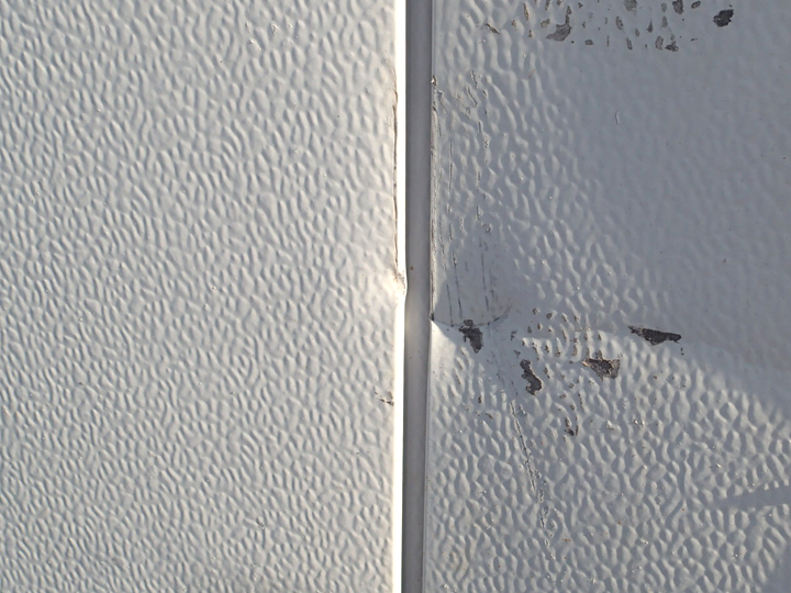 金属外壁の凹み
