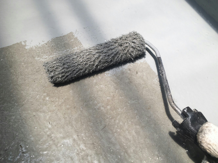 定期的なトップコートの再塗装で防水の寿命を延ばしましょう!