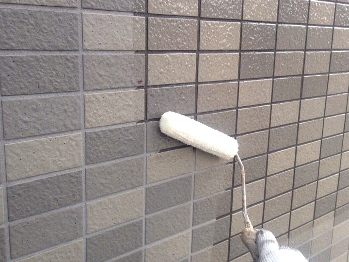 外壁塗装の透明塗料とは？クリヤー塗装のメリットと注意点を解説