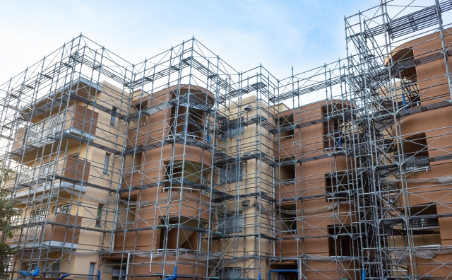 アパートやマンション、ビルなどの大型建造物にも外壁塗装が必要です！