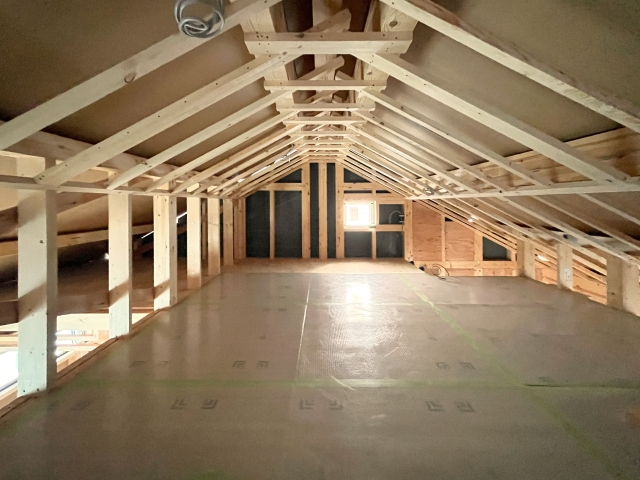 夏も冬も快適に♪ 小屋裏換気と換気棟の役割を徹底紹介