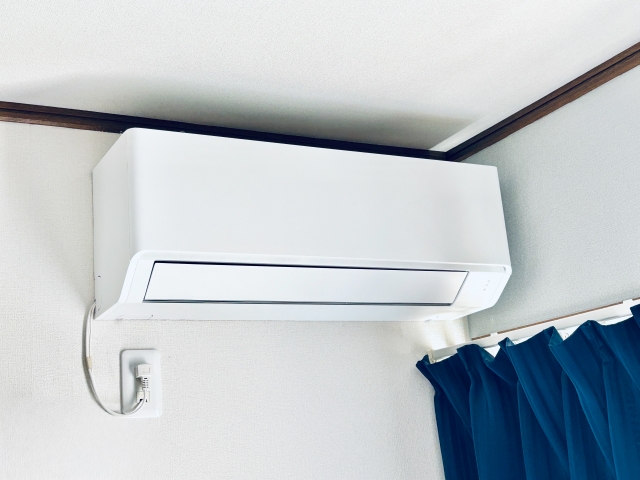 夏場は効きにくいエアコンも、遮熱塗装で効率的に稼働することができます！