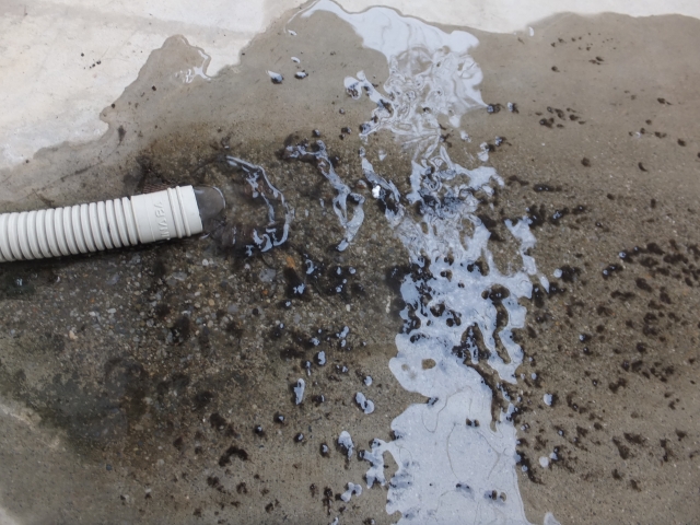 エアコンのドレンホース