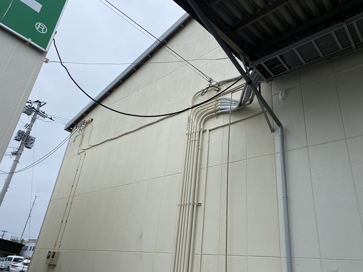 千葉市美浜区新港にて倉庫のＡＬＣから雨漏り、シーリング処理を行い外壁塗装工事