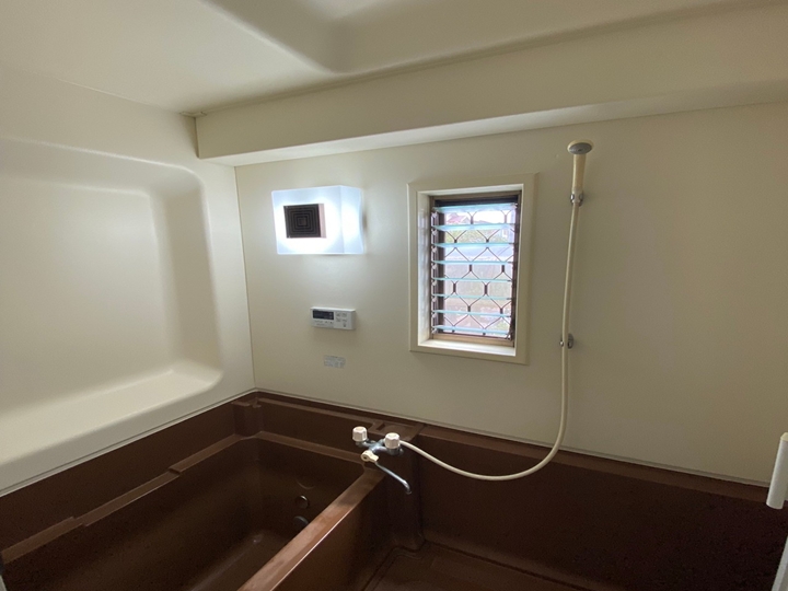 習志野市藤崎にて汚れが目立つ浴室、浴室塗装工事を12万円～承りました