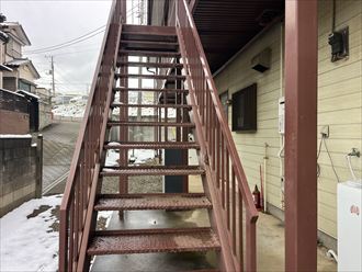 千葉県船橋市で進んでいた鉄骨階段の劣化｜手摺の腐食と溶接補修による安全対策