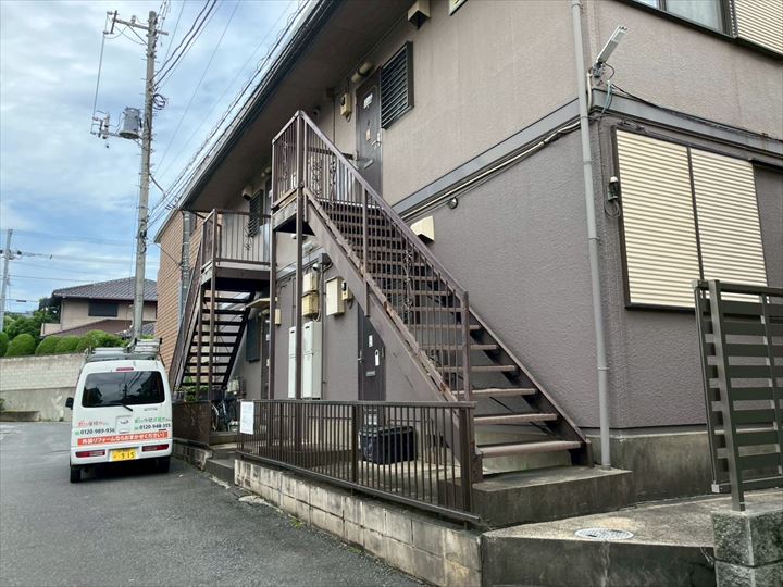 船橋市西船でアパート鉄骨階段の補修塗装工事（税込726,000円）を施工