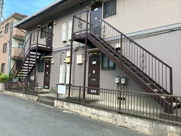 船橋市西船でアパート鉄骨階段の補修塗装工事（税込726,000円）を施工