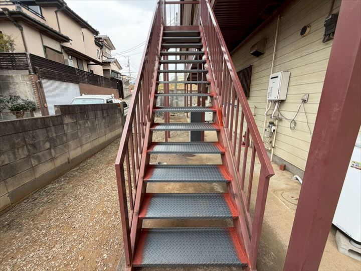 千葉県船橋市で進んでいた鉄骨階段の劣化｜手摺の腐食と溶接補修による安全対策