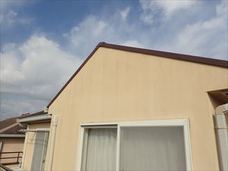 木更津市にて築15年目で初めての外壁塗装、苔や亀裂の出始めは塗装時期のサインです