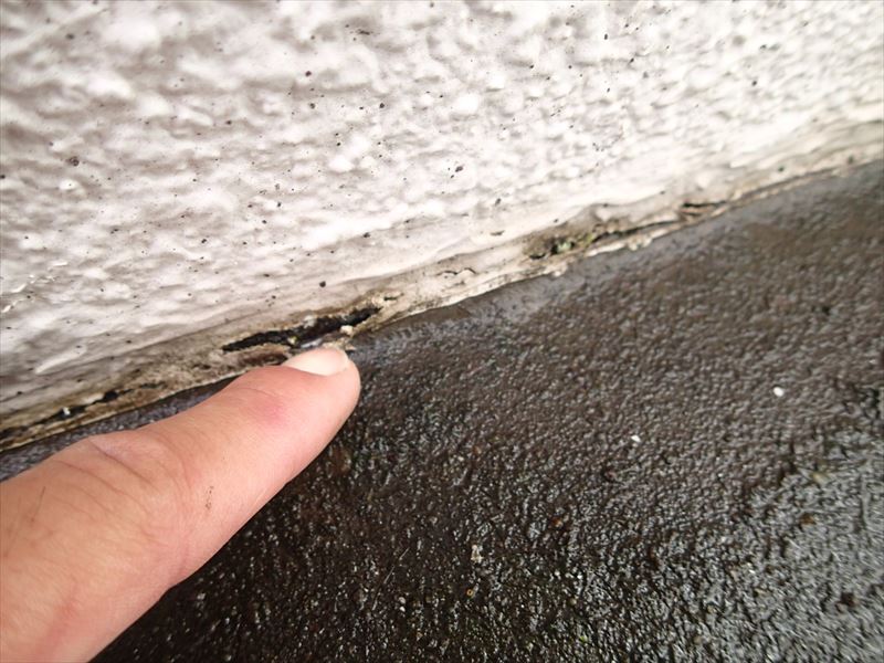 四街道市美しが丘 防水層に亀裂