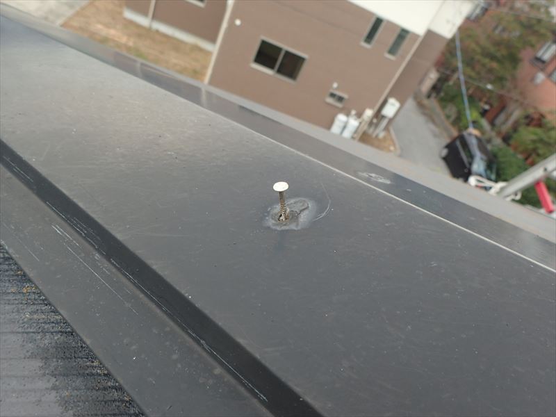 君津市北子安 棟板金への不適切な施工