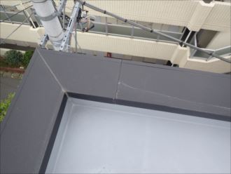 木更津市｜雨漏れが天井に、陸屋根の防水の劣化が原因？