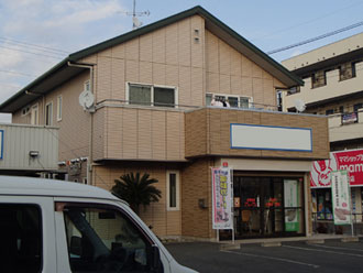 富里市七栄にてパーフェクトトップで店舗の外壁塗装、遮熱塗料で屋根塗装も実施