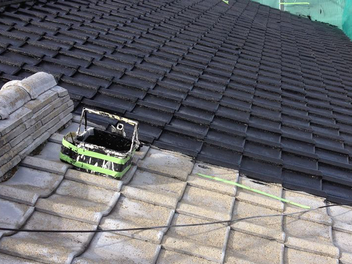 セメント瓦からの雨漏りを防ぐには定期的な塗装を行いましょう!