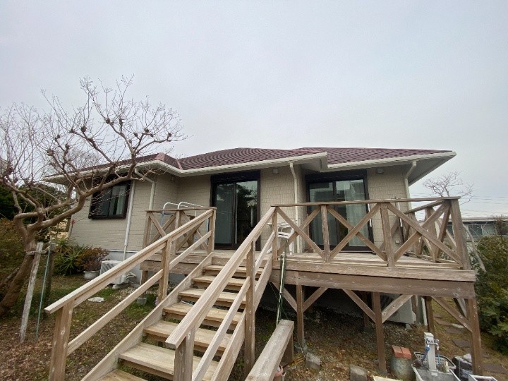 屋根外壁塗装工事前のお住まい