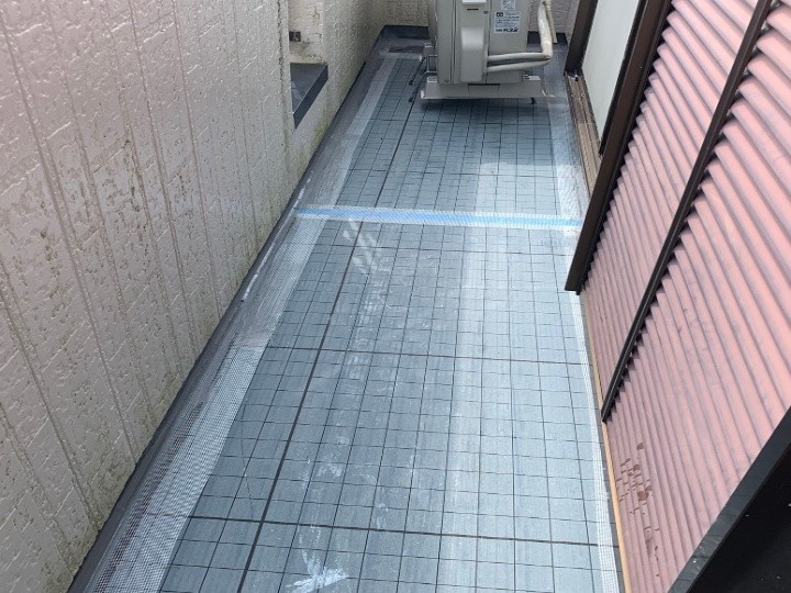 通気緩衝シートの敷設