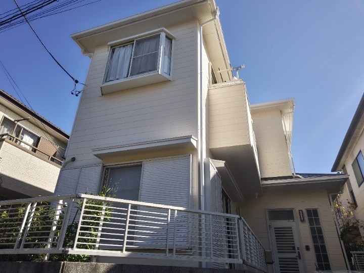 サーモアイSIとナノコンポジットWを用いた屋根外壁塗装工事を施工した外観