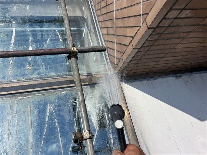 外壁への散水試験状況